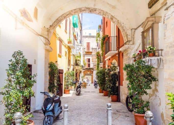 Arco Della Luna Bari Bagian luar foto